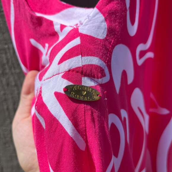 Aloha Royale Hawaii Pink Floral Jumper - Picture 7 of 8